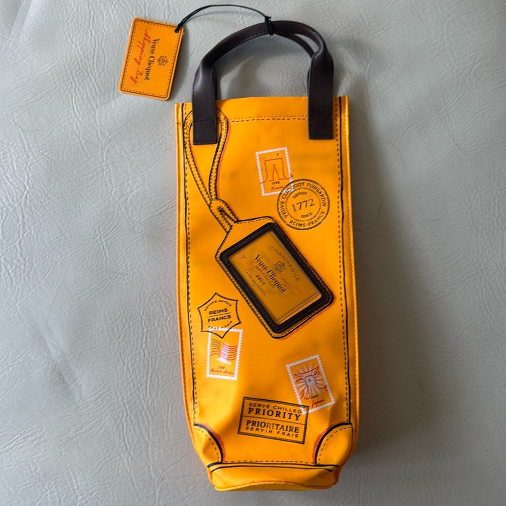 Veuve champagne carrier